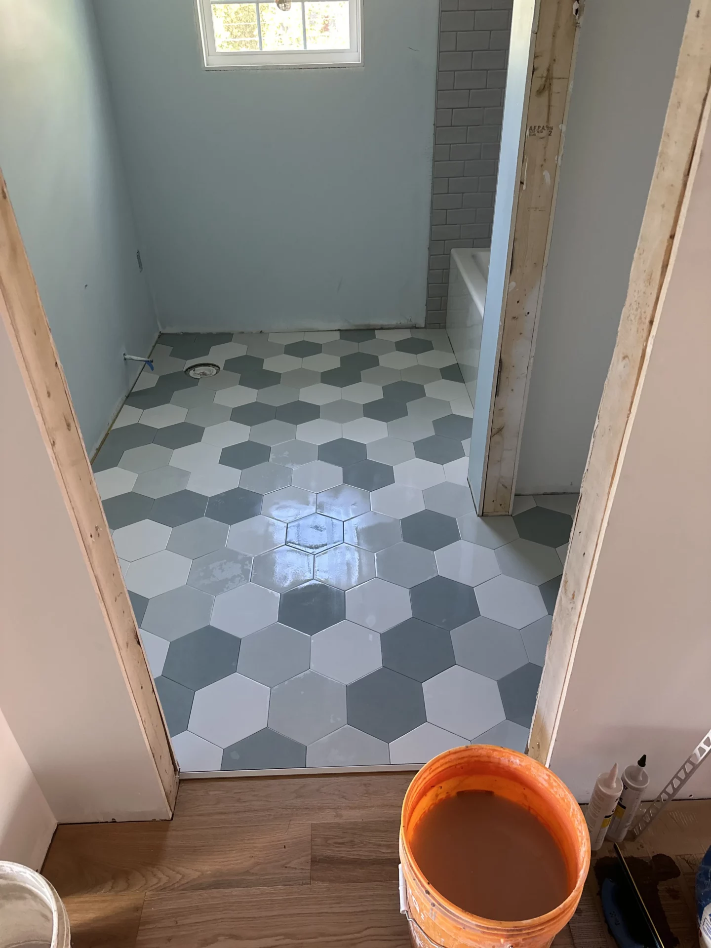 Elite Floors KY tile installation modern remodeling kitchen bathroom shower